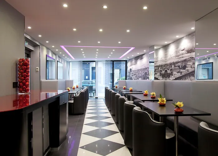 L'empire - Louvre Hotel