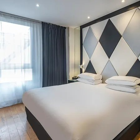 L'empire - Louvre Hotel