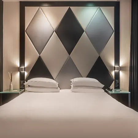 L'empire - Louvre Hotel